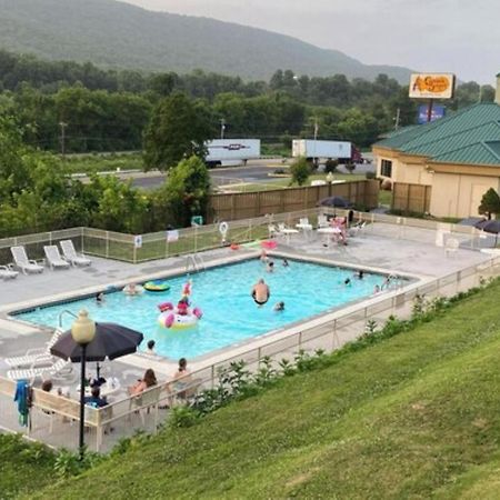 Oyo Hotel Harriman Near I-40 Exterior foto
