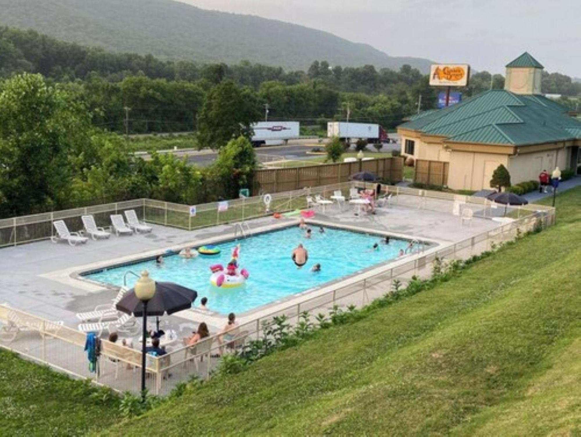 Oyo Hotel Harriman Near I-40 Exterior foto